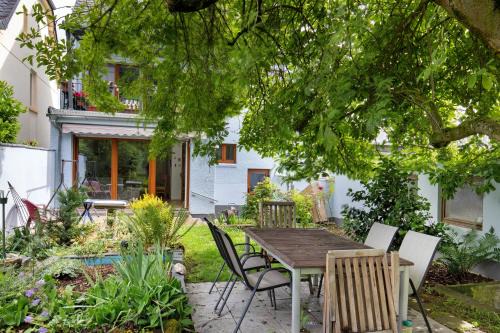 Pellenz Apartment | Ferienwohnung mit Garten