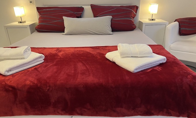Schmelz Apartment | Ferienwohnung mit Pool