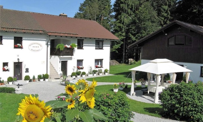 Hohenau Apartment | Ferienwohnung mit Südterrasse und kostenfreier WLAN-Nutzung