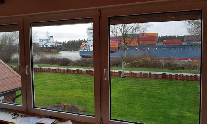 Breiholzfahre Apartment | Ferienwohnung mit wunderschönem Blick auf den Nord-Ostsee-Kanal