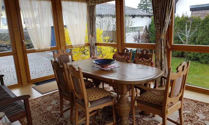 Braeunlingen Apartment | Ferienwohnung Moni, 90qm, 1 Schlafzimmer, 1 Wohn-/Schlafzimmer, Wintergarten, max. 4 Personen