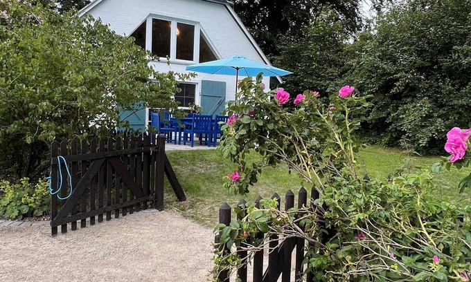 Winnert Apartment | Ferienwohnung Nr. 5-Apartment-Deluxe-Private Bathroom-Countryside view