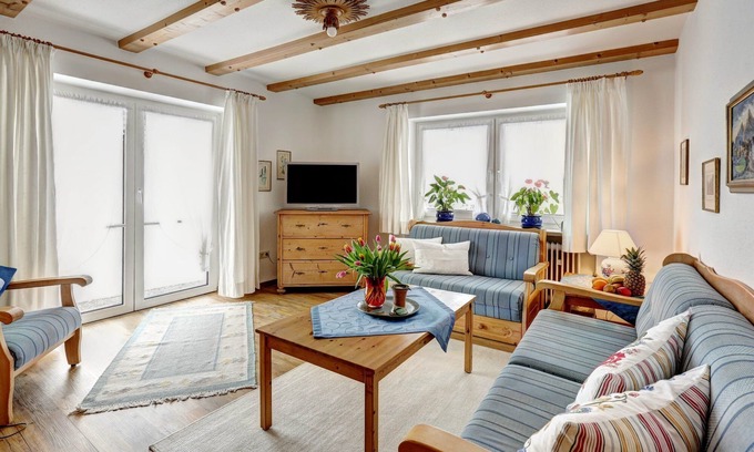 Stanggaß Apartment | Ferienwohnung Nr. 01 "Watzmann" für 1-2 Pers., ca. 54 qm, Schlafzimmer, Wohnraum, Küche, Terrasse