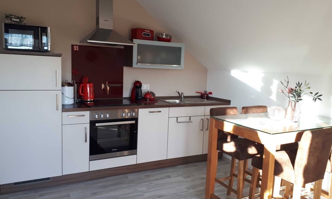Eberstadt Apartment | Ferienwohnung Samtrot - Weinlodge am Geissberg