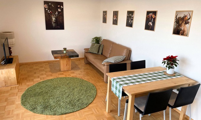 Otlingen Apartment | 'Ferienwohnung Schwarzwaldblick' with Mountain View, Private Terrace and Garden