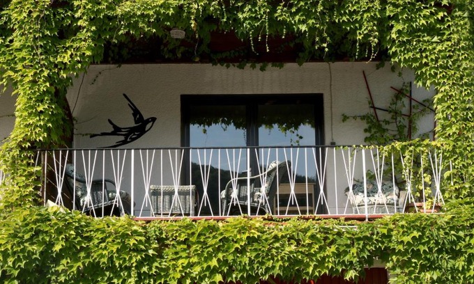 Reil Apartment | Ferienwohnung „Schwalbennest“ Reil/Mosel