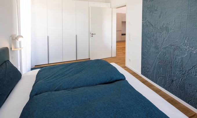 Conweiler Apartment | Ferienwohnung Sommer, 59 qm, 1 Schlafraum & 1 Wohn/schlafraum, Max. 4 Personen