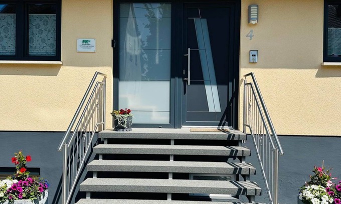 Osburg Apartment | Ferienwohnung Sternfeld - Apartment/flat, shower and bathtub, 1 bedroom