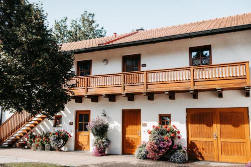 Haarbach Apartment | Ferienwohnung Stuiber