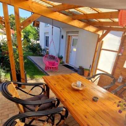Topchin Apartment | Ferienwohnung Sunny