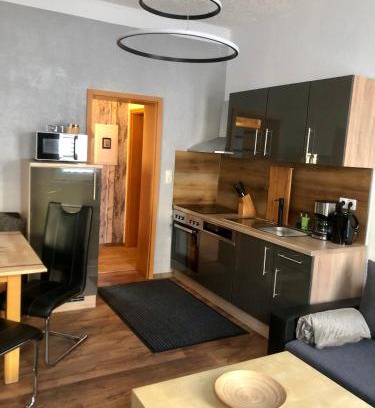 Kranichfeld Apartment | Ferienwohnung und Kunstgalerie