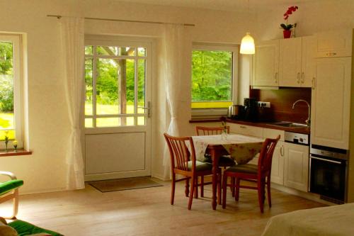 Suderhoft Apartment | Ferienwohnung Vogelsang
