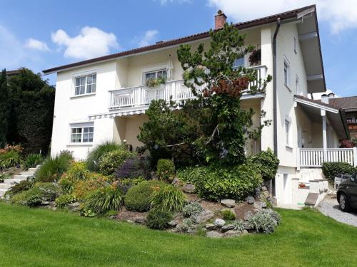 Schnaitsee Apartment | Ferienwohnung Wenzl