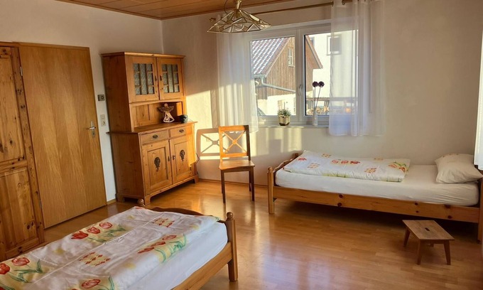 Westerhofen Apartment | Ferienwohnung/zimmer am Fuße der Kapfenburg, in Westhausen/aalen