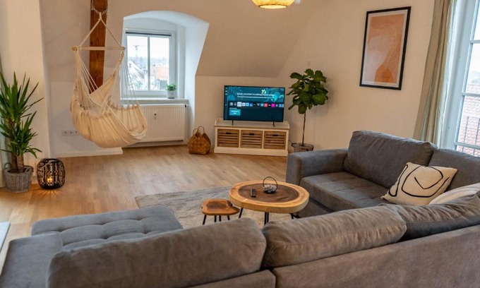 Mering Apartment | Ferienwohnung "Zugspitze" - 95qm Maisonette in Mering Zentrum