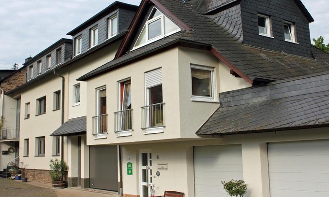 Ernst Apartment | Ferienwohnungen Georg Andre Söhne