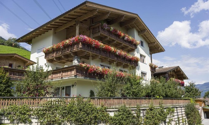 Ried im Zillertal Apartment | Ferienwohnungen Kainer