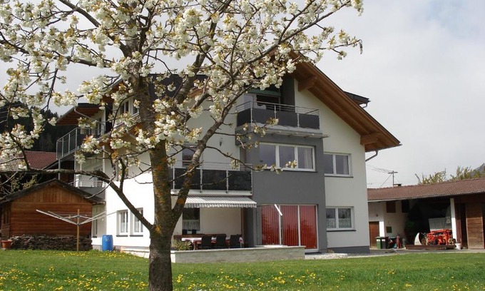 Oberperfuss Apartment | Ferienwohnungen Simon - Hauserhof