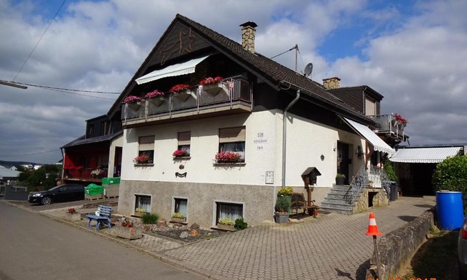 Mehring Apartment | Ferienwohnungen Stollhof