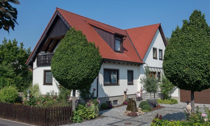 Sommerach Apartment | Ferienwohnungen TonArt - modern & stilvoll im Weinort Sommerach