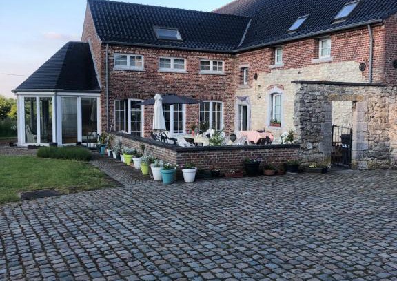 Chapelle-lez-Herlaimont Bed & Breakfast | Ferme d'Herlaimont