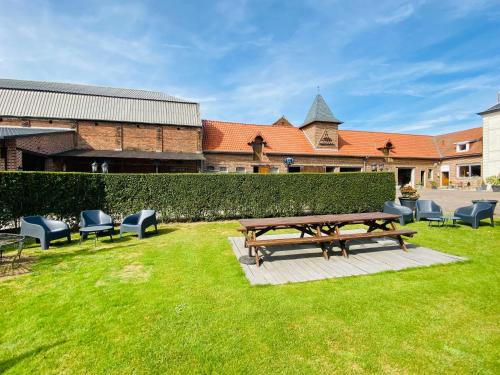 Crevecoeur-sur-lEscaut Bed & Breakfast | Ferme de Montecouvez