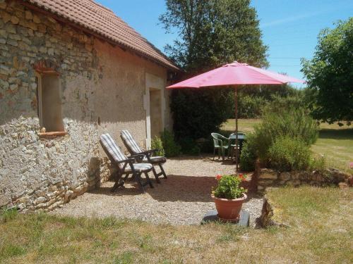Lurcy-Levis House | Fermette restaurée au calme avec climatisation et jardin - FR-1-489-580