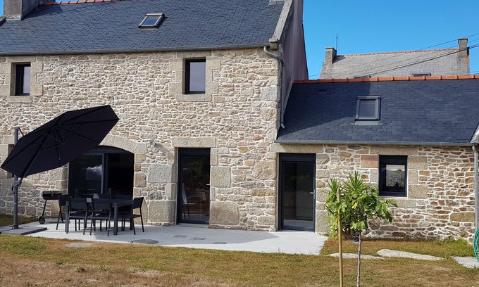 Plouguerneau House | Fermette Traditionnelle à Proximité du Bord de mer