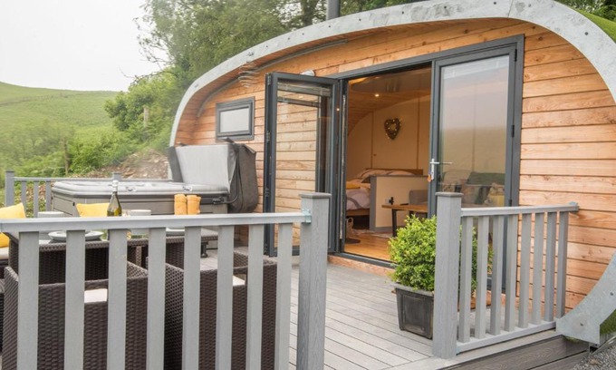 Newcastle-on-Clun House | Fern - Beacon View Pods