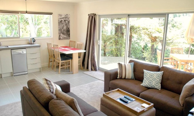 Lake Okareka House | Fern Cabin - Lake Okareka Holiday Home
