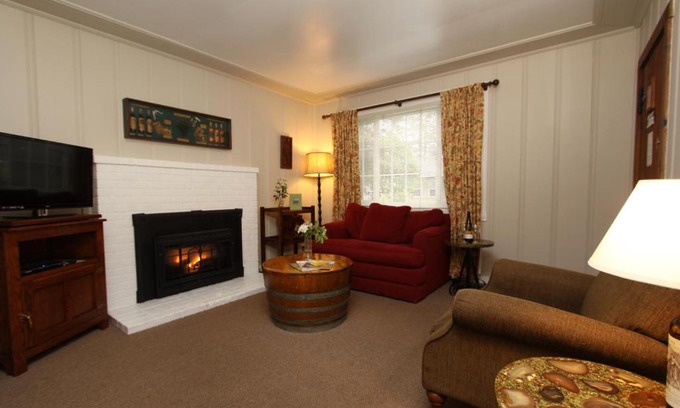 Guerneville Bed & Breakfast | Fern Grove Cottages