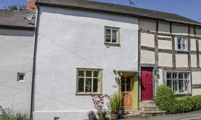 Leintwardine Cottage | FERN HOUSE, pet friendly, character holiday cottage in Leintwardine