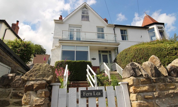 Aislaby House | Fern Lea, Sleights - sleeps 10, 5 beds, 3 bathrooms