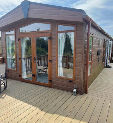 Stonham Aspal Other | Fern Lodge with Hot Tub