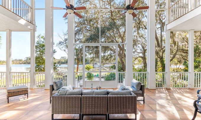 Pomona Park House | Fern Oak Estate: Waterfront near St Augustine FL Sleeps 32