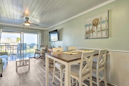Fernandina Beach Apartment | Fernandina Beach Condo about 1 Mi to Golf Courses