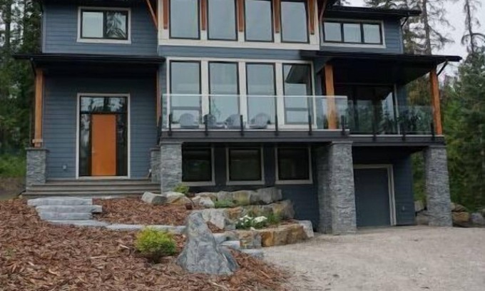East Kootenay House | Fernie Alpine Chalet