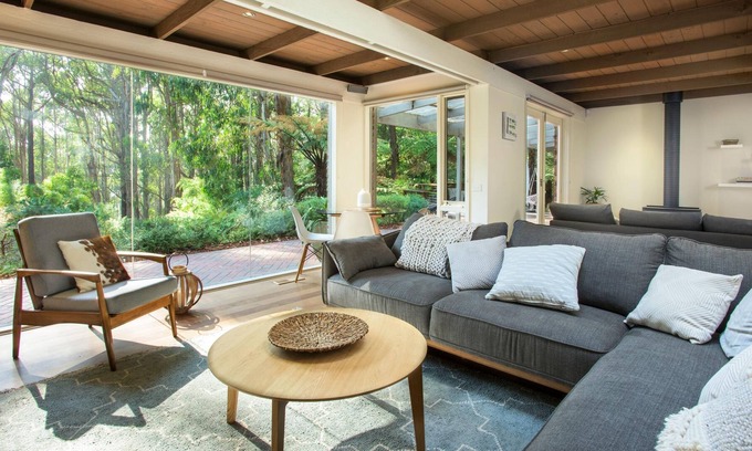Kalorama House | Fernview On Falls - This three-bedroom house is filled with light and surrounded by tall trees, and native gardens.