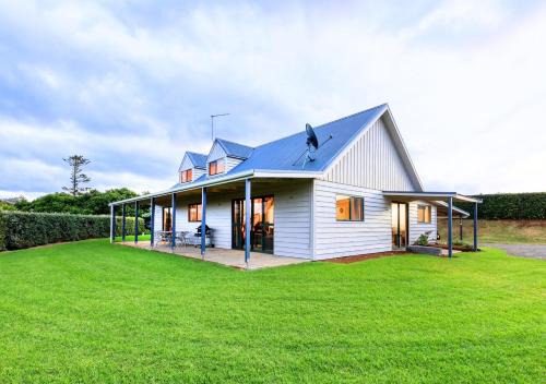 Burnt Pine House | Ferny Lane House