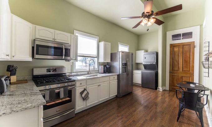 Esplanade Ridge Apartment | Festival Central - 1 Bed w Sleeper Sofa Balcony, Mid-City, NOLA