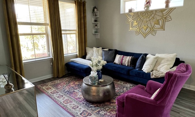 Austin House | Festive Casita Frida - 2 bedroom 2.5 bath
