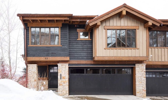 North Park City Cottage | Festive Dates Available! Alluring Cottage, Silver Star #33, with updated kitchen and Hot Tub