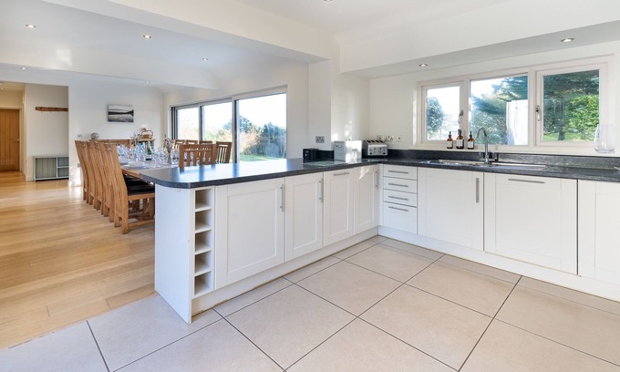 Abersoch House | Few mins walk from the beach! Large detached house, stunning sea views, hot tub!