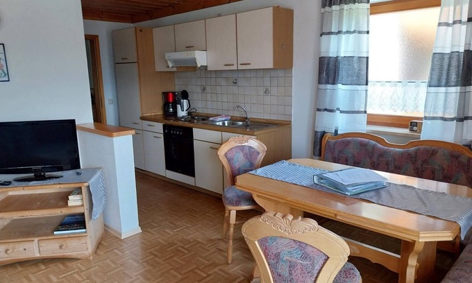 Lam Apartment | Fewo 2 für 4 Personen mit Bakon zur Südseite