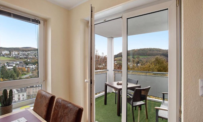 Meschede Apartment | Fewo am Hennesee