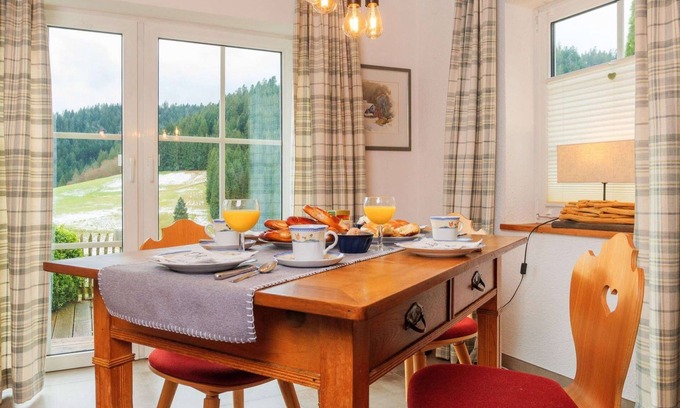 Ehlenbogen House | Fewo im Waldhaus: Sauna Jacuzzi Kamin