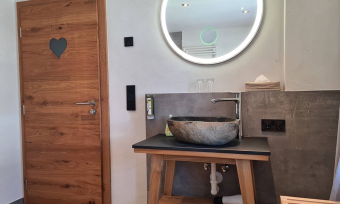 Untergrainau Apartment | Fewo Kreuzeck for 2 people with Zugpspitzblick