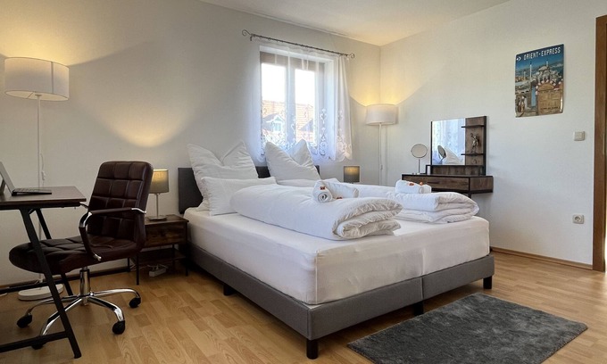 Burghausen Apartment | Fewo-lavees Moderne Zentrale Fewo Nahe OMV Wacker Burg Kliniken