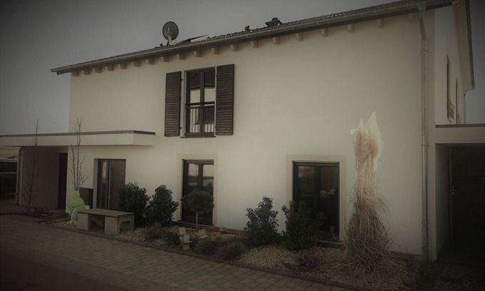 Irrel Apartment | Fewo mal anders - 2-bed vacation apartment bath/WC, 1 bedroom