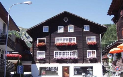 Sedrun Apartment | Fewo Mit Blick Auf Die Berge